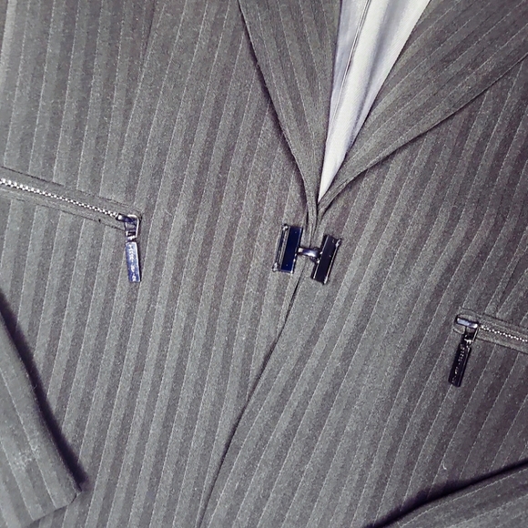 Tahari Blazer - Picture 3 of 4